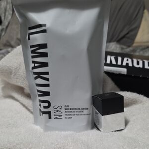IL MAKIAGE Hydrating Sun Foam with Black and Silver Packaging
